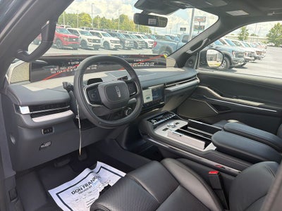 2027 Lincoln Navigator L Reserve