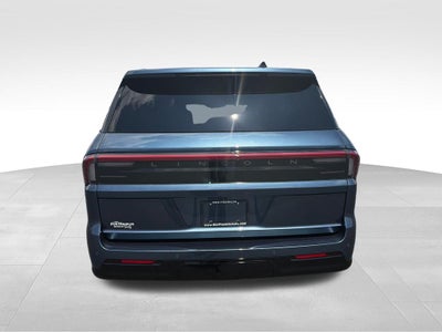 2027 Lincoln Navigator L Reserve
