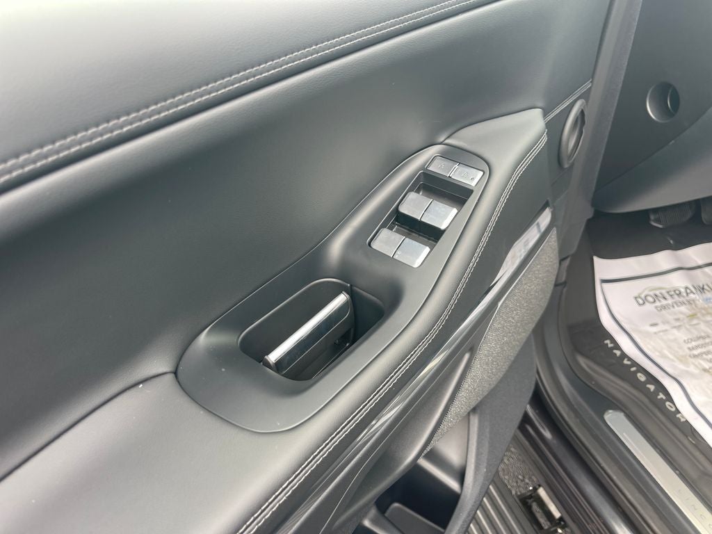 2027 Lincoln Navigator L Reserve