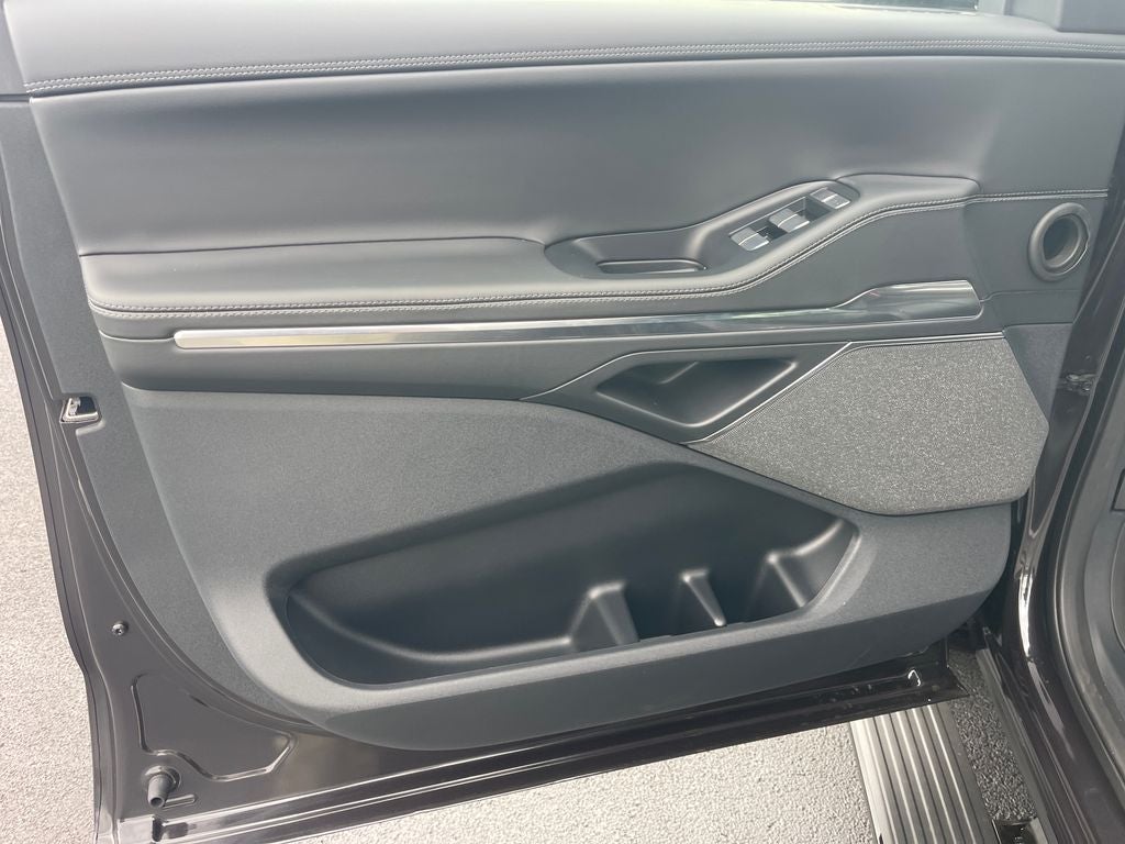 2027 Lincoln Navigator L Reserve