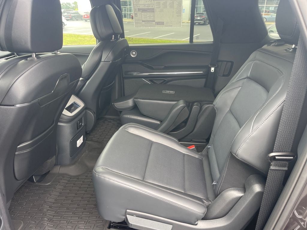 2027 Lincoln Navigator L Reserve