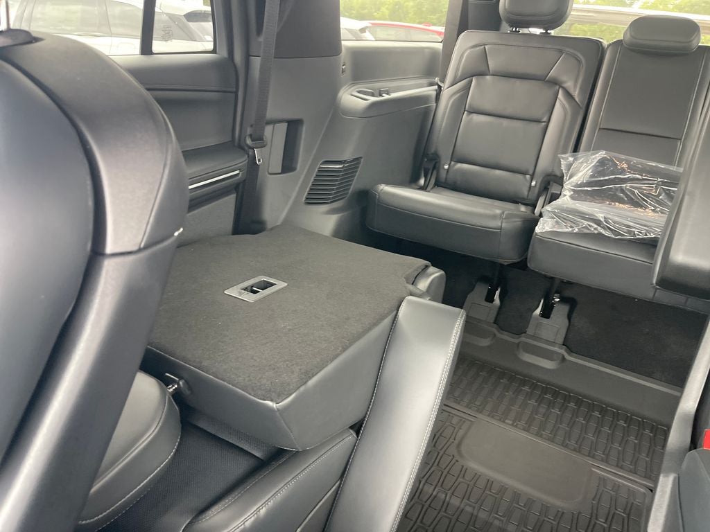 2027 Lincoln Navigator L Reserve