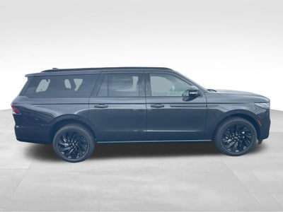2027 Lincoln Navigator L Reserve
