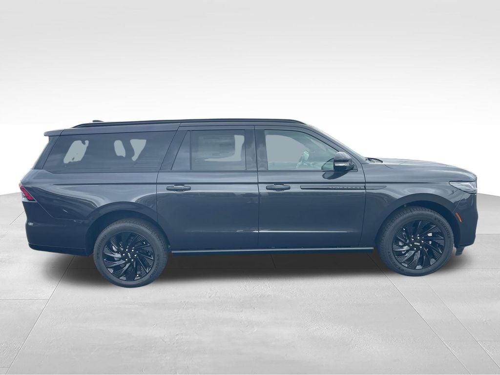 2027 Lincoln Navigator L Reserve