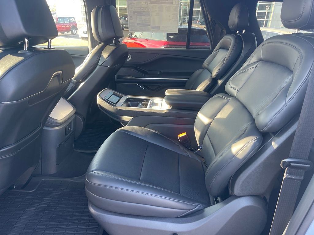 2027 Lincoln Navigator L Reserve