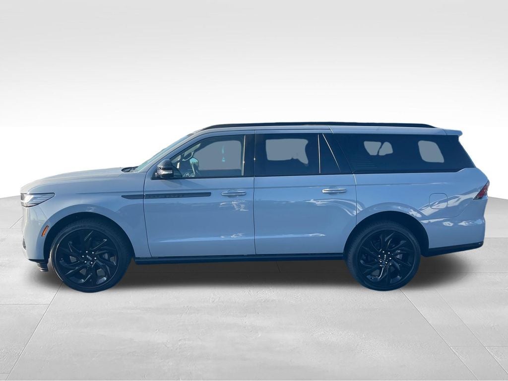 2027 Lincoln Navigator L Reserve