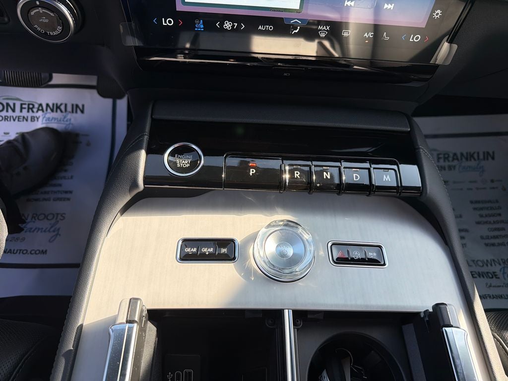 2027 Lincoln Navigator L Reserve