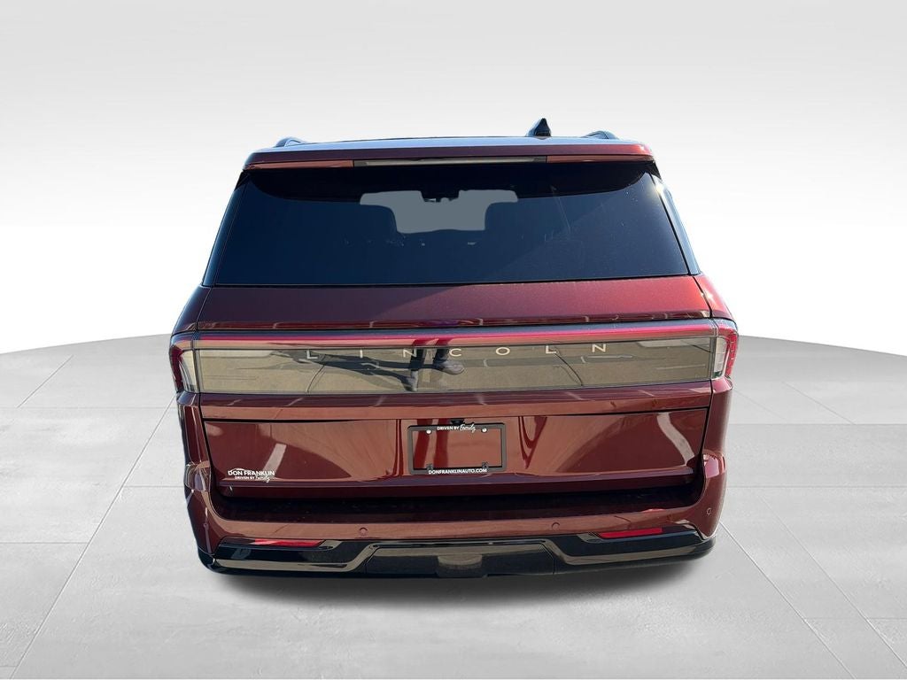 2027 Lincoln Navigator L Reserve