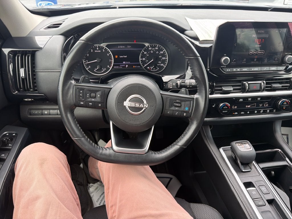 2024 Nissan Pathfinder SV