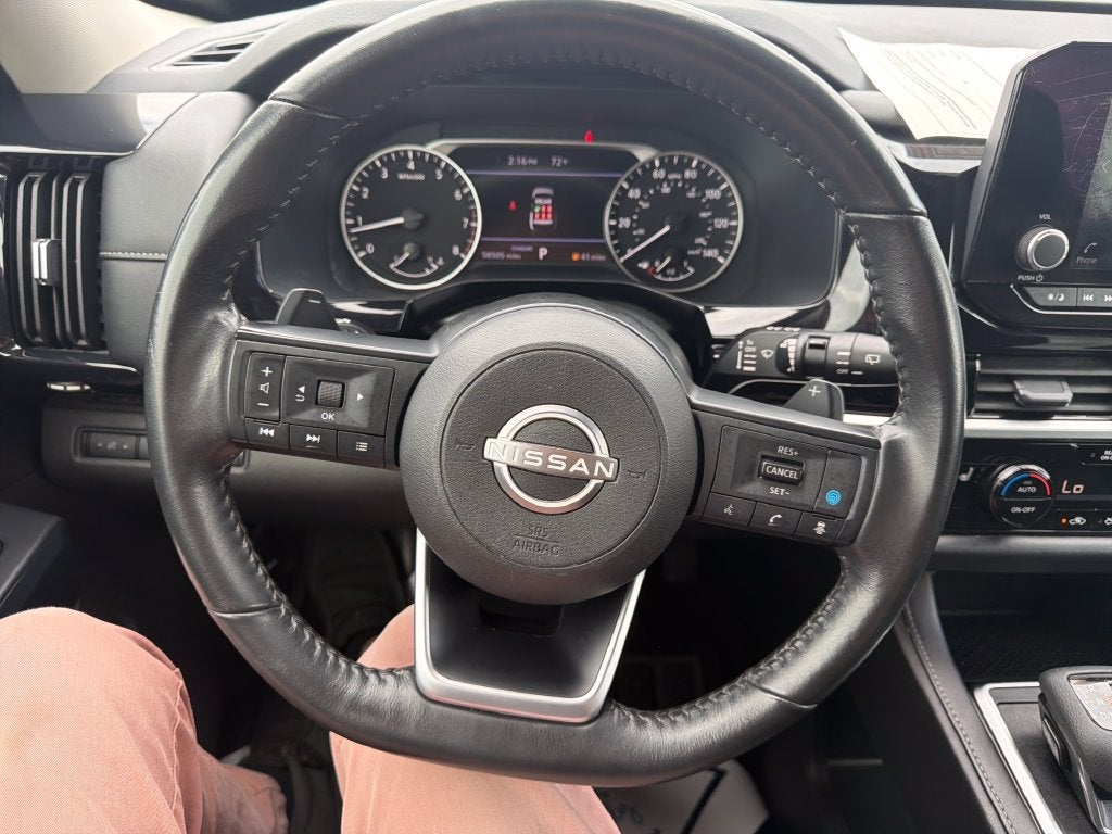 2024 Nissan Pathfinder SV