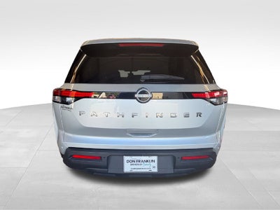 2025 Nissan Pathfinder SV