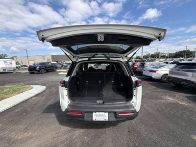 2022 Nissan Pathfinder SV