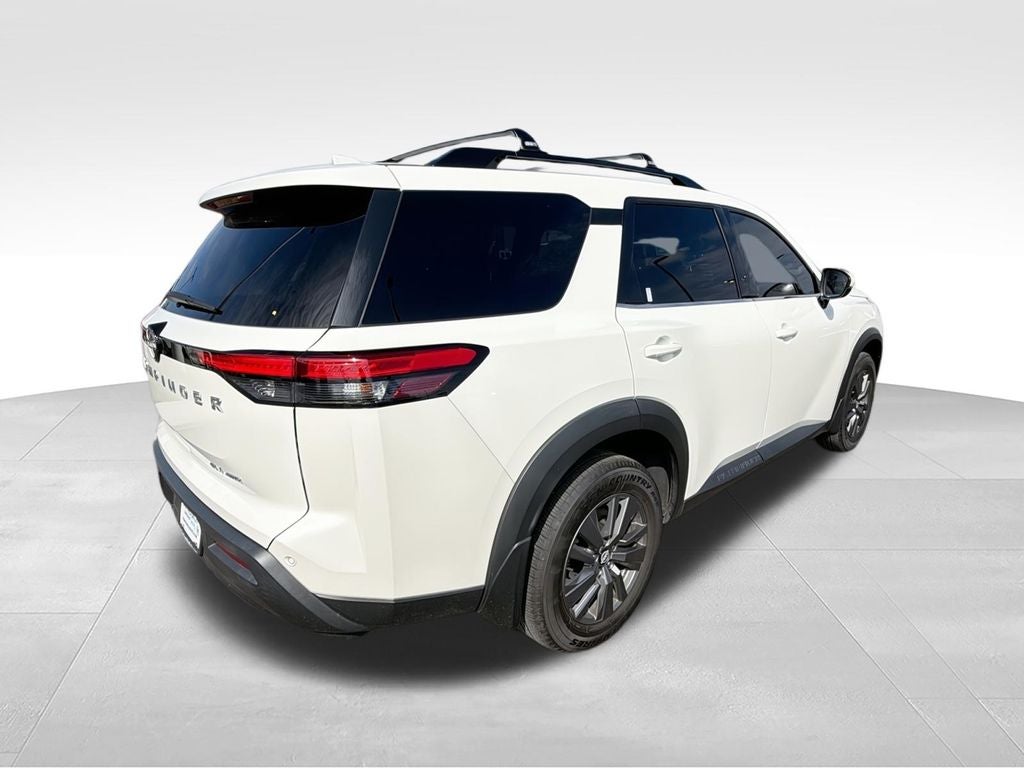 2022 Nissan Pathfinder SV