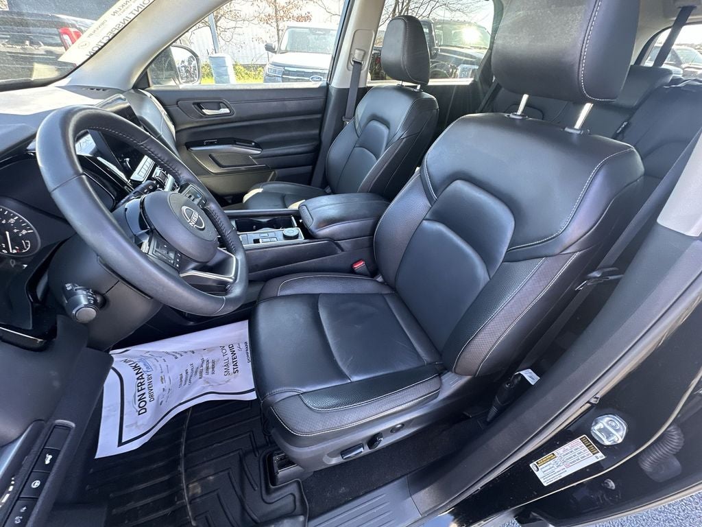 2023 Nissan Pathfinder SL