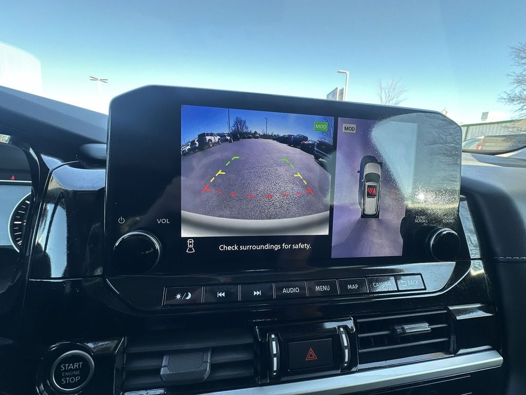 2023 Nissan Pathfinder SL