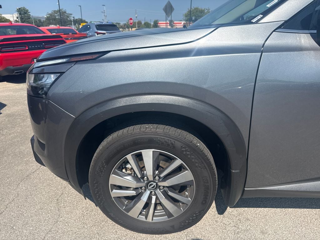 2024 Nissan Pathfinder SL