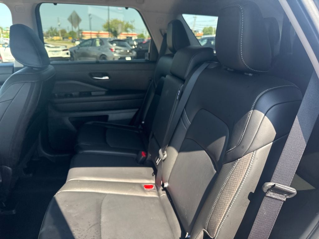 2024 Nissan Pathfinder SL