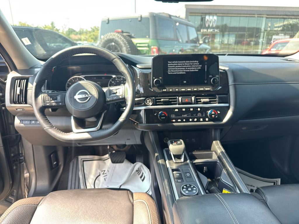 2024 Nissan Pathfinder SL