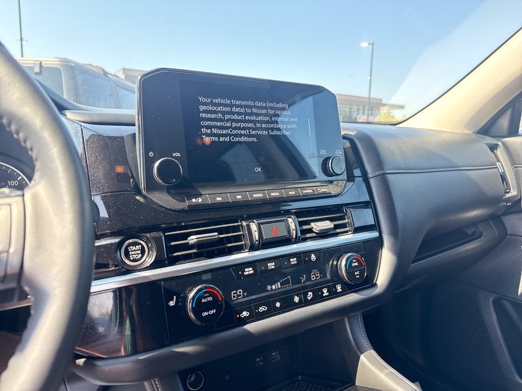2024 Nissan Pathfinder SL