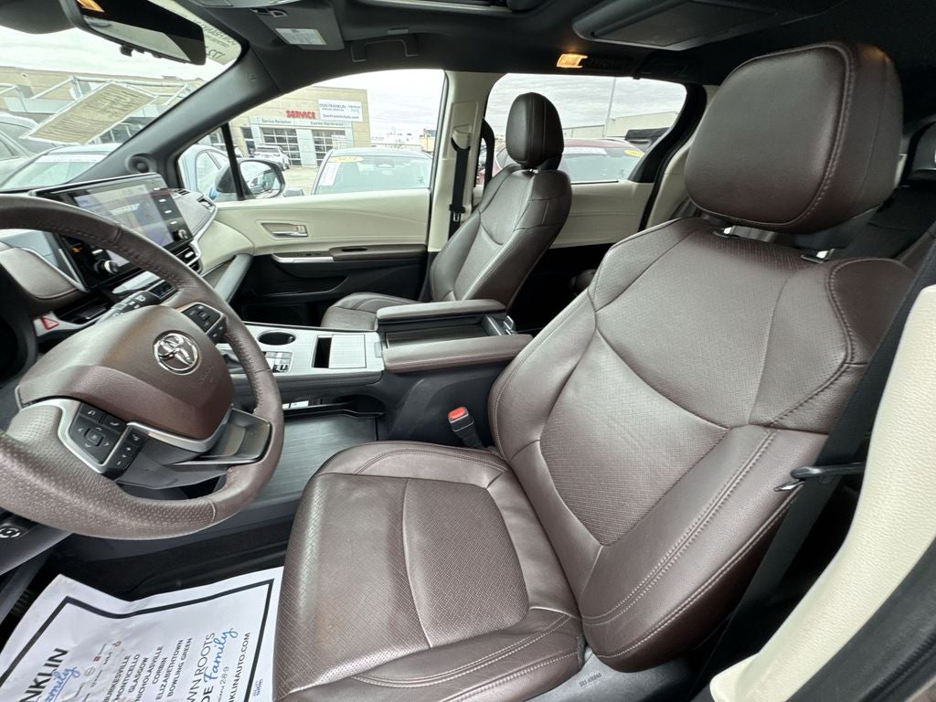 2023 Toyota Sienna Platinum 7 Passenger