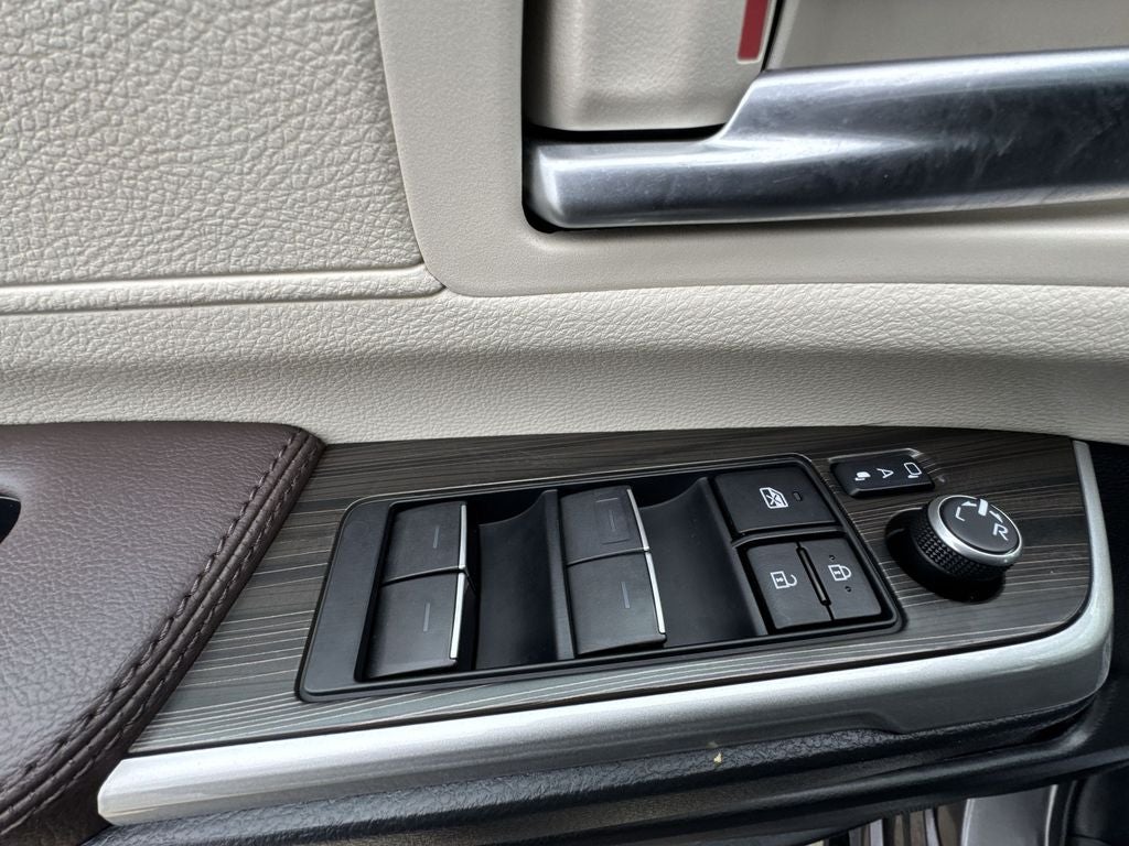 2023 Toyota Sienna Platinum 7 Passenger