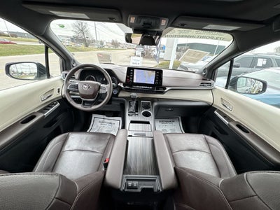 2023 Toyota Sienna Platinum 7 Passenger