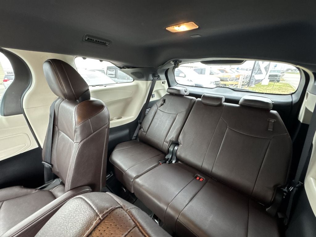 2023 Toyota Sienna Platinum 7 Passenger