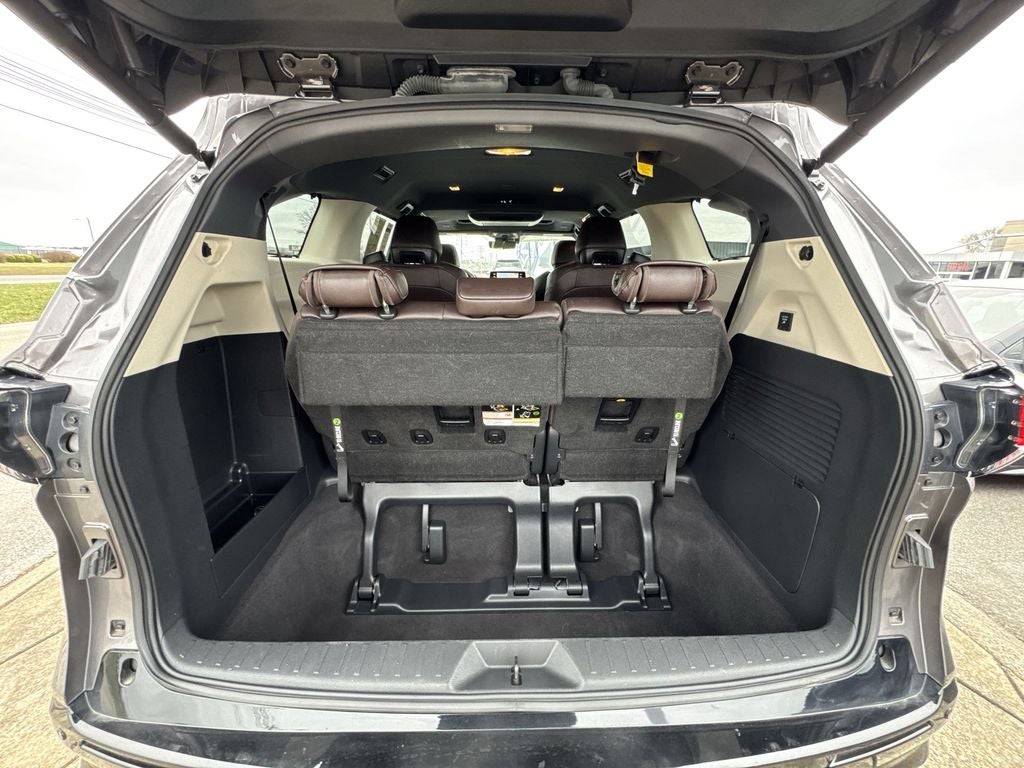 2023 Toyota Sienna Platinum 7 Passenger