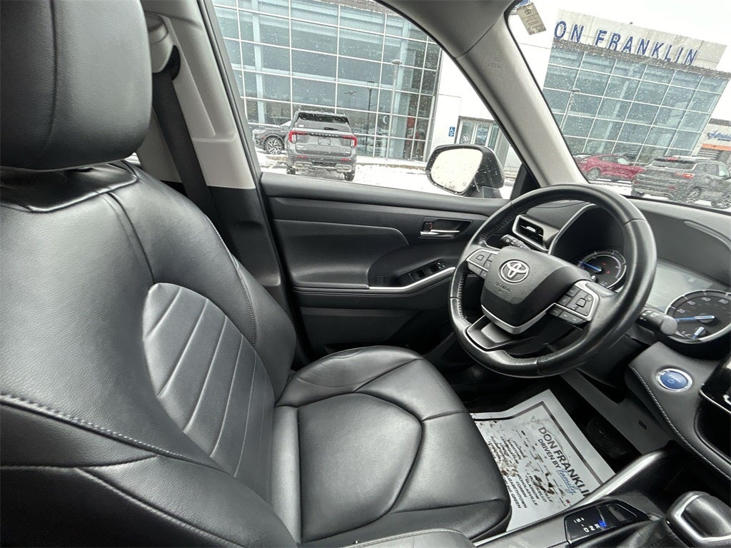 2022 Toyota Highlander Hybrid XLE