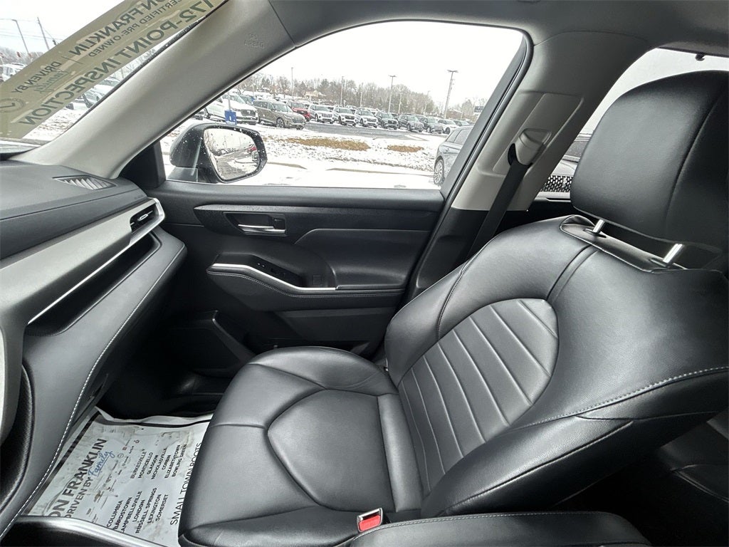 2022 Toyota Highlander Hybrid XLE