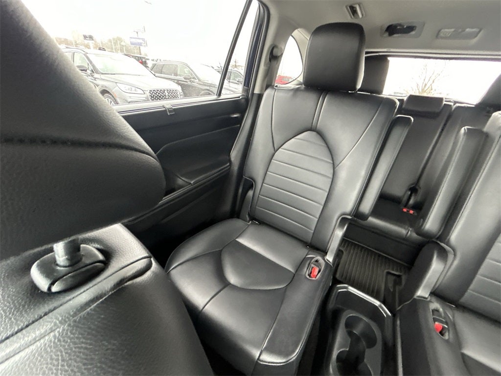 2022 Toyota Highlander Hybrid XLE