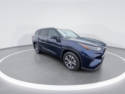 2022 Toyota Highlander Hybrid XLE