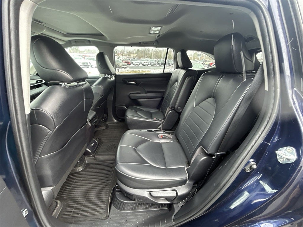 2022 Toyota Highlander Hybrid XLE