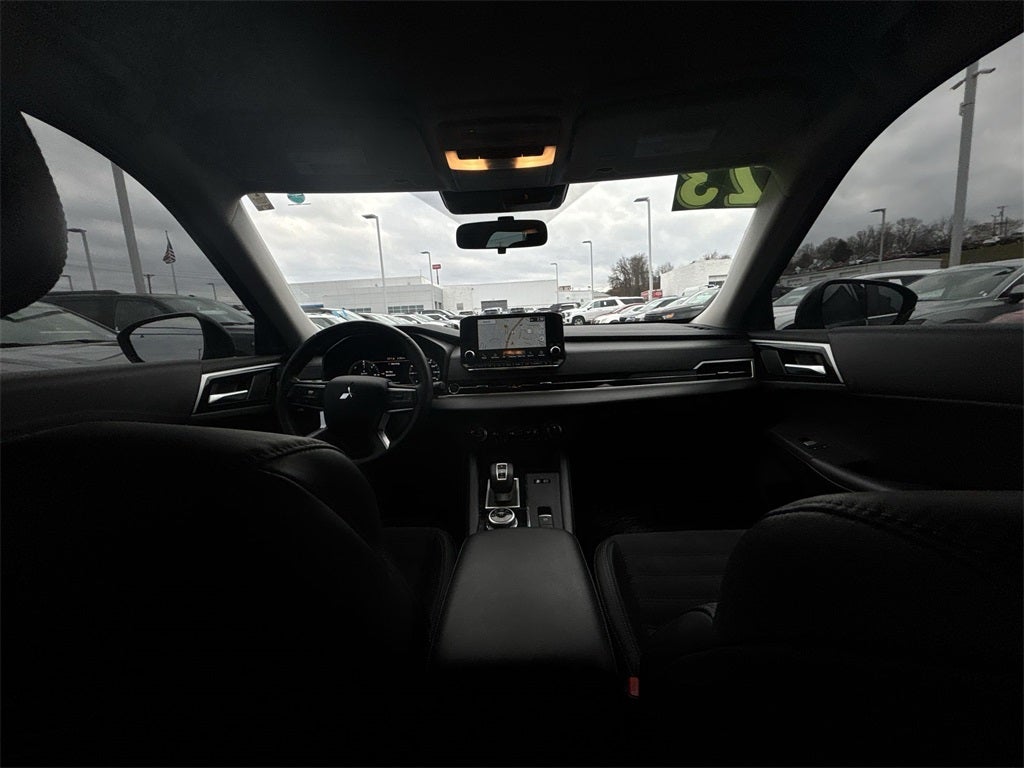 2023 Mitsubishi Outlander PHEV SE