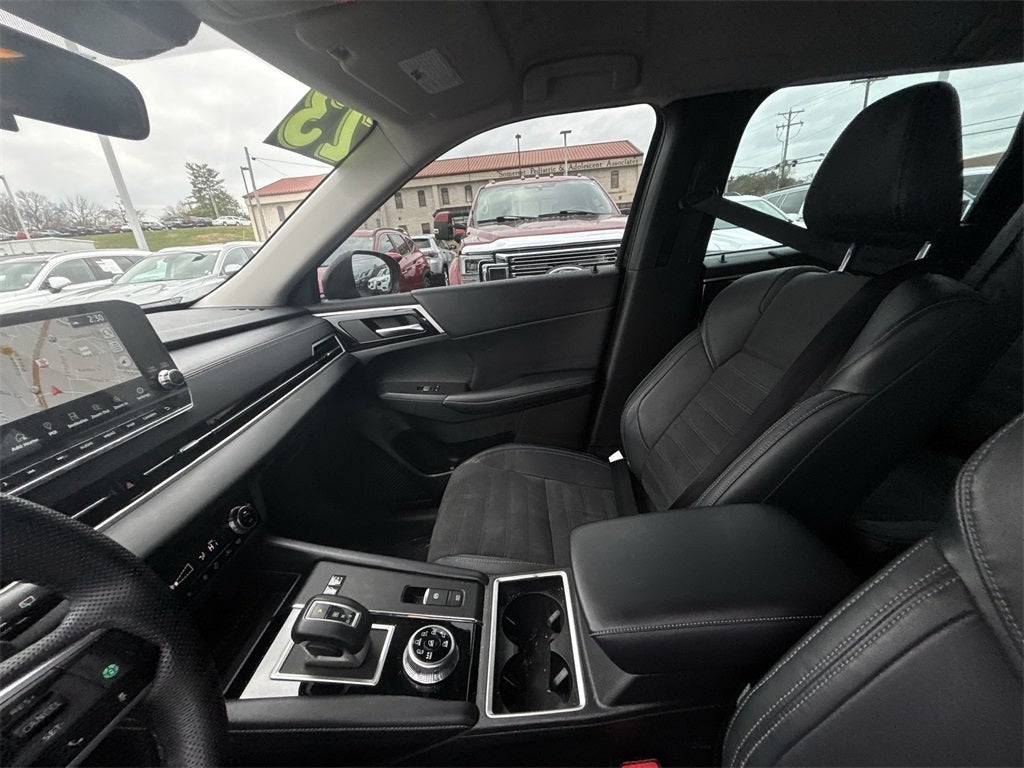 2023 Mitsubishi Outlander PHEV SE