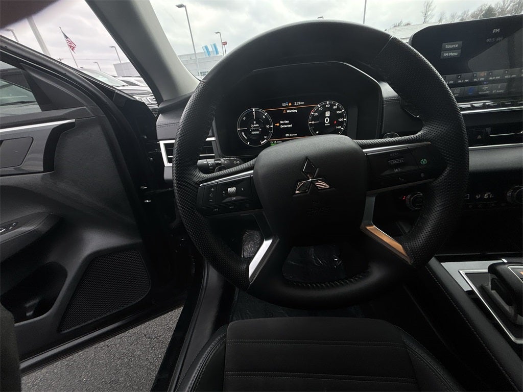 2023 Mitsubishi Outlander PHEV SE