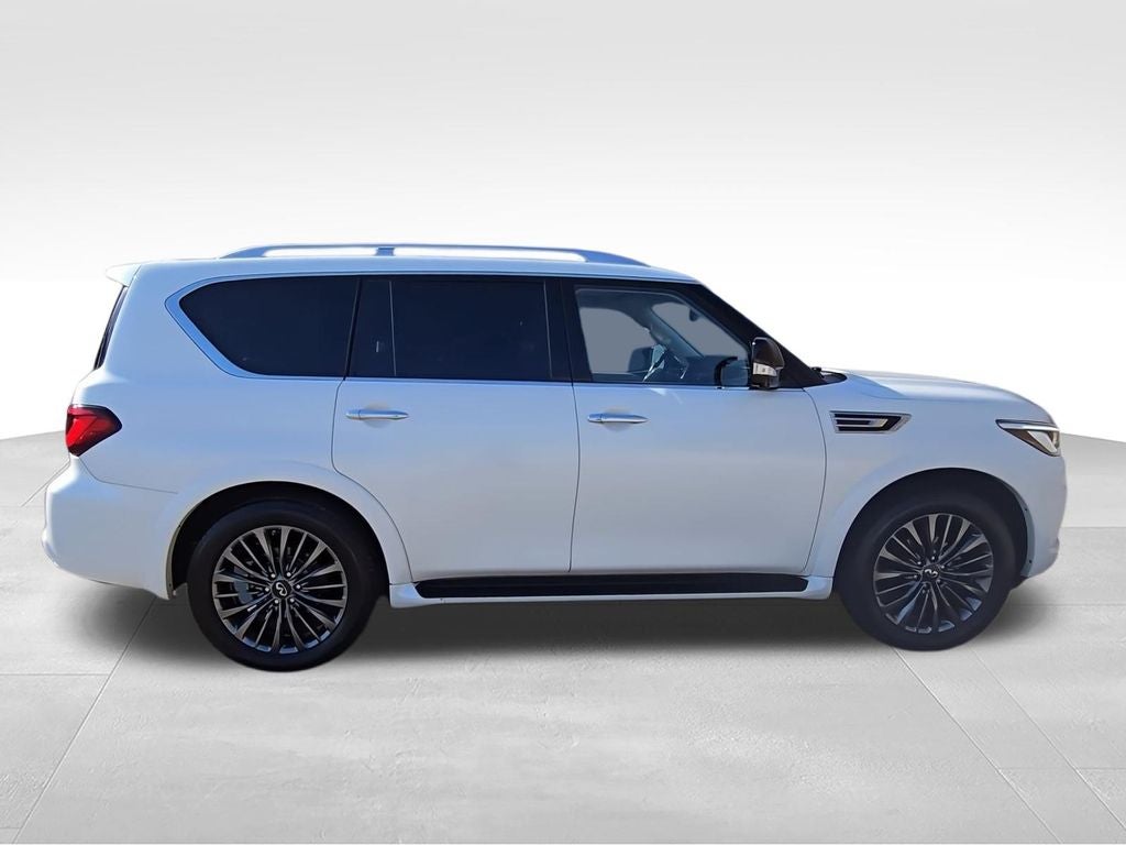 2022 INFINITI QX80 Premium Select