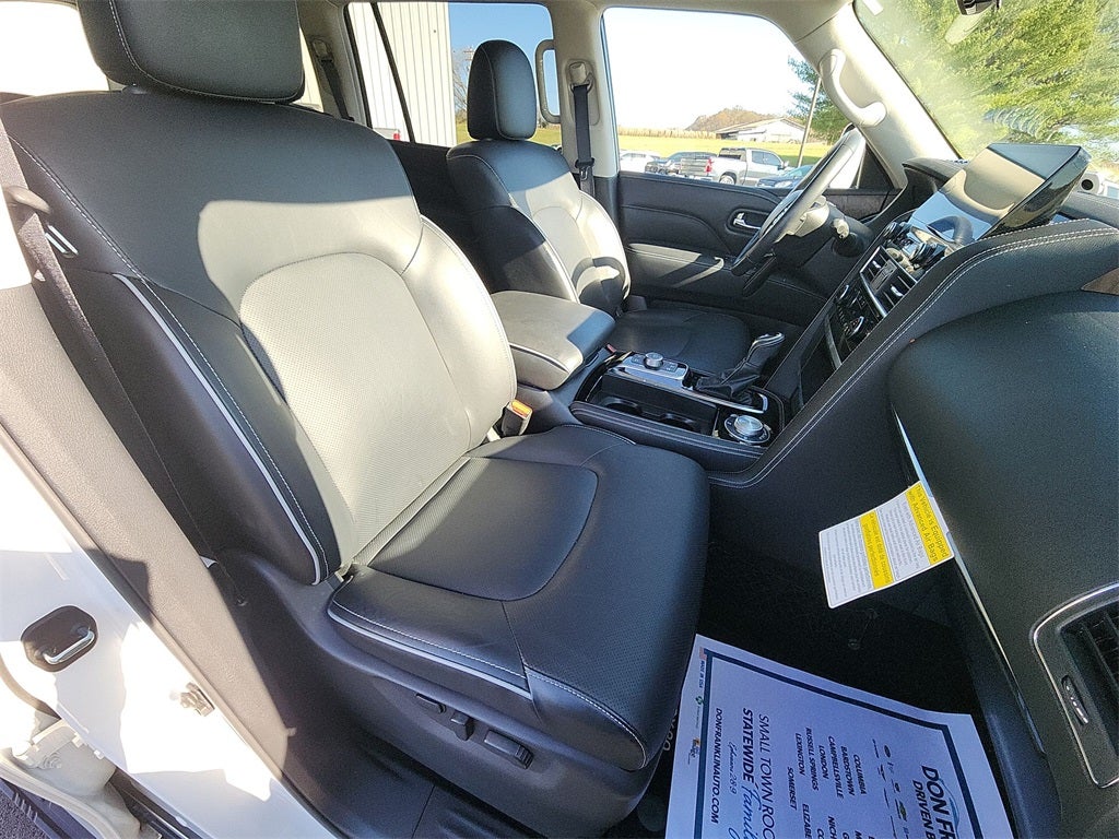 2024 INFINITI QX80 Premium Select