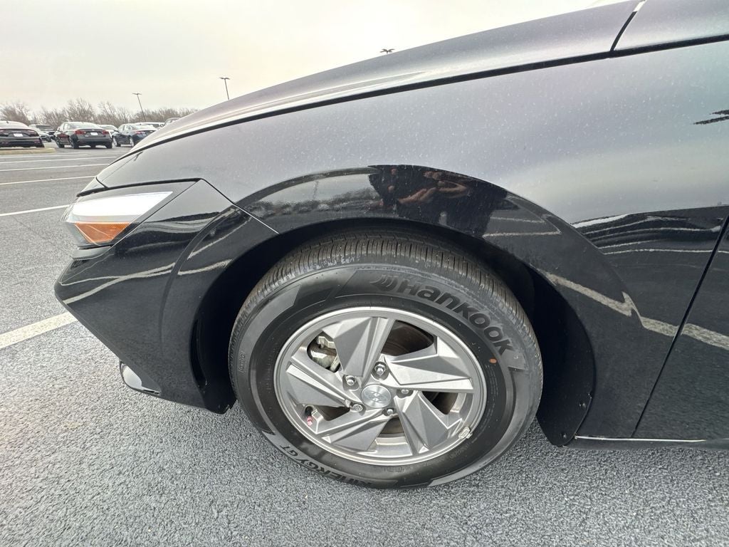 2024 Hyundai Elantra SE