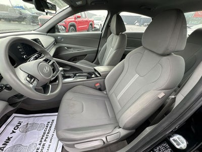 2024 Hyundai Elantra SE