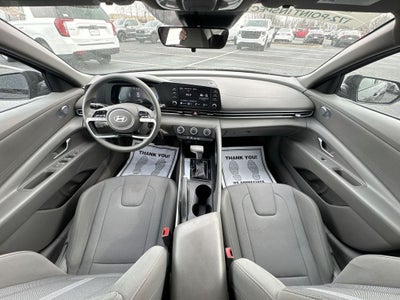 2024 Hyundai Elantra SE