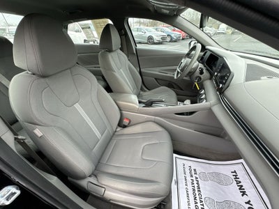 2024 Hyundai Elantra SE