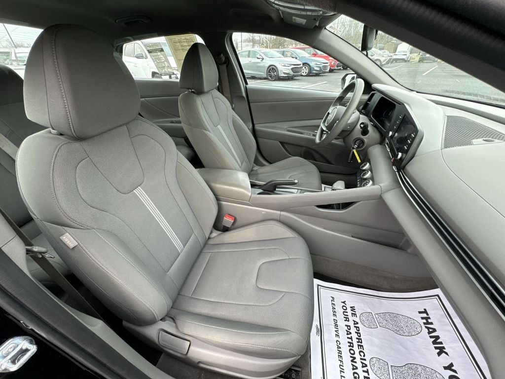 2024 Hyundai Elantra SE