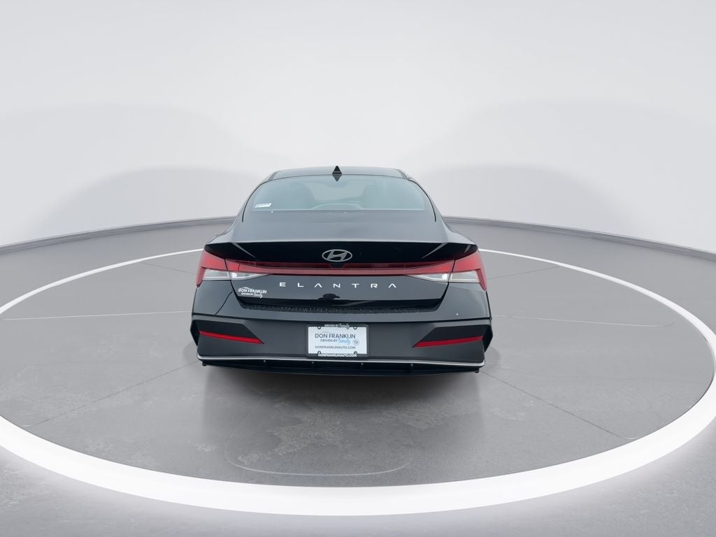 2024 Hyundai Elantra SE
