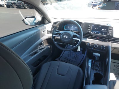 2025 Hyundai Elantra SE
