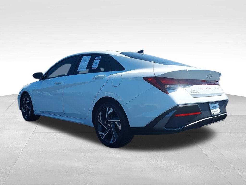 2025 Hyundai Elantra SE