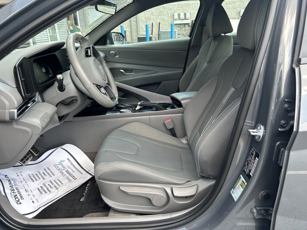 2025 Hyundai Elantra SEL Sport