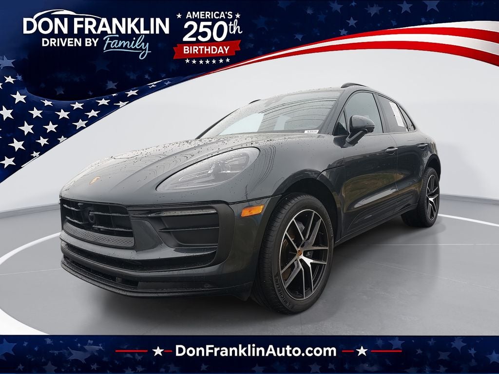 2022 Porsche Macan Base