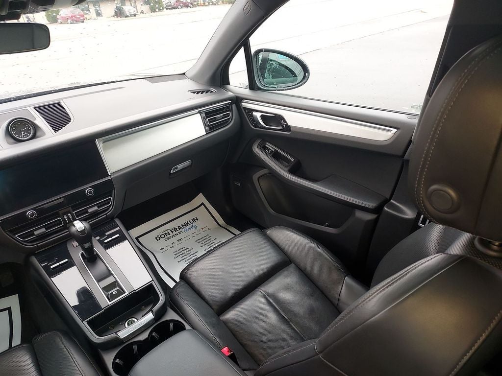 2022 Porsche Macan Base