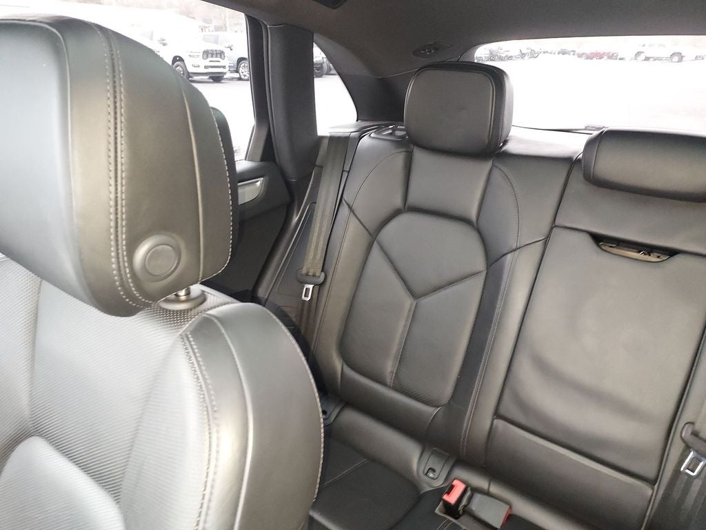 2022 Porsche Macan Base